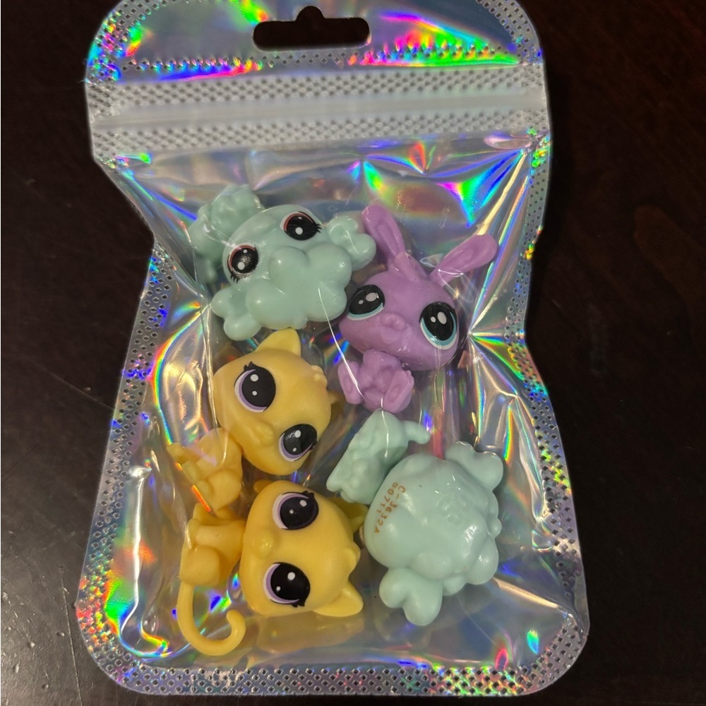 Colorful Small Pet Figurines Set